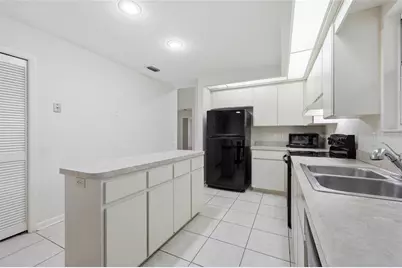 1736 NW 16th Place, Gainesville, FL 32605 - Photo 10