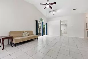1736 NW 16th Pl, Gainesville, FL 32605 - Photo 4