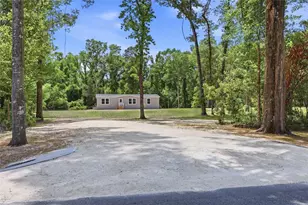 672 SW Newark Dr, Fort White, FL 32038 - Photo 2