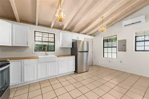 314 SE 2nd St, Williston, FL 32696 - Photo 6