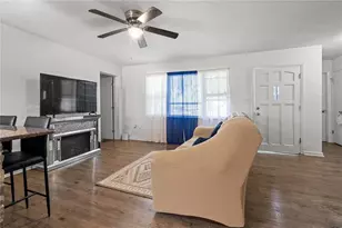 1009 SE 20th St, Gainesville, FL 32641 - Photo 4