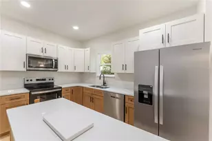 925 NE 17th Dr, Gainesville, FL 32641 - Photo 8