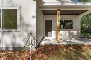 925 NE 17th Dr, Gainesville, FL 32641 - Photo 4