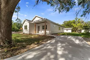 925 NE 17th Dr, Gainesville, FL 32641 - Photo 2