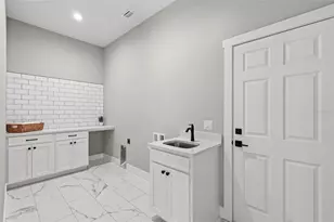 19825 NW 257th Terrace, High Springs, FL 32643 - Photo 34