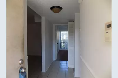 2811 SW Archer Road #x 201, Gainesville, FL 32608 - Photo 8