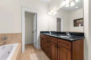 423 NE 2nd Ave, Gainesville, FL 32601 - Photo 16