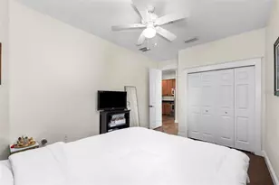 423 NE 2nd Ave, Gainesville, FL 32601 - Photo 18