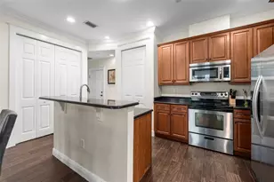 423 NE 2nd Ave, Gainesville, FL 32601 - Photo 10