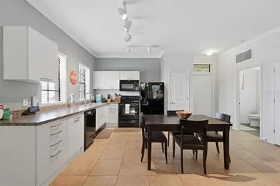 20 SW 6th Street #214, Gainesville, FL 32601 - Photo 8