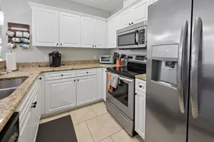 325 NW 14th St, Gainesville, FL 32603 - Photo 22