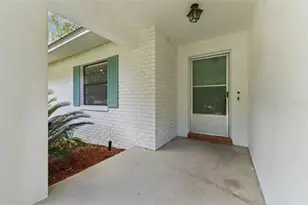 8127 SW 12th Pl, Gainesville, FL 32607 - Photo 2