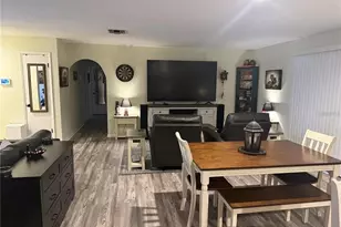 1101 SW 19th Pl, Gainesville, FL 32601 - Photo 12