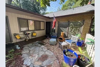 1629 NW 19th Circle, Gainesville, FL 32605 - Photo 2