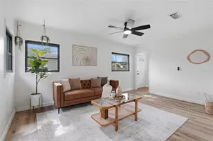 910 NE 24th St, Gainesville, FL 32641 - Photo 16