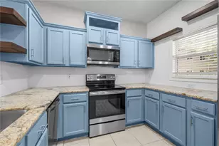 1710 NW 7th St, Gainesville, FL 32609 - Photo 16