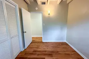 219 NW 3rd Ave, Gainesville, FL 32601 - Photo 14