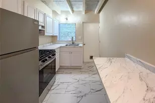 219 NW 3rd Ave, Gainesville, FL 32601 - Photo 6