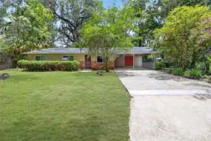 1915 NW 42nd Pl, Gainesville, FL 32605 - Photo 2