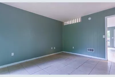 409 NE 11th Street, Gainesville, FL 32601 - Photo 8