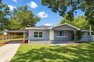 1025 NE 4th St, Chiefland, FL 32626 - Photo 1
