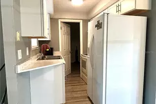 2911 NE 9th St, Gainesville, FL 32609 - Photo 6