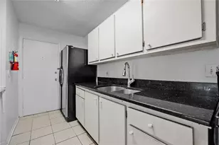 1700 SW 16th Ct, Gainesville, FL 32608 - Photo 10