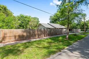 2080 NW 2nd St, Gainesville, FL 32609 - Photo 32