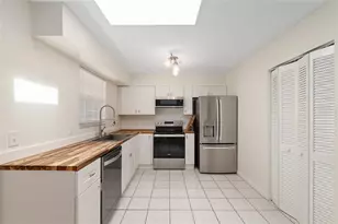 2080 NW 2nd St, Gainesville, FL 32609 - Photo 6