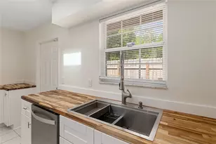 2080 NW 2nd St, Gainesville, FL 32609 - Photo 8