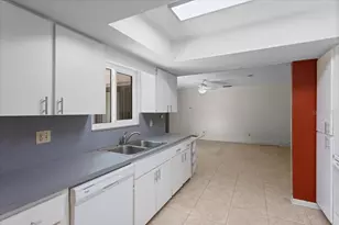 4003 NW 34th Pl, Gainesville, FL 32606 - Photo 10