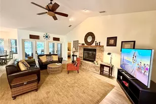 1043 SE County Rd 21b, Melrose, FL 32666 - Photo 2