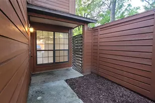 819 SW 57 Terrace, Gainesville, FL 32607 - Photo 2