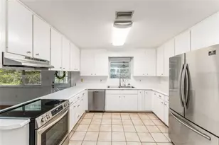 930 NW 37th Terrace, Gainesville, FL 32605 - Photo 14