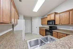 577 NW 259th Terrace, Newberry, FL 32669 - Photo 12