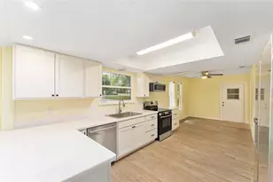 813 SW 99 St, Gainesville, FL 32607 - Photo 4