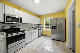 1334 NE 1st Ave, Gainesville, FL 32641 - Photo 8