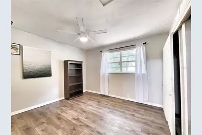 2524 NE 5th Place, Gainesville, FL 32641 - Photo 8