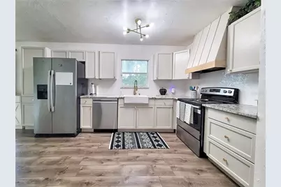 2524 NE 5th Place, Gainesville, FL 32641 - Photo 6