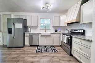 2524 NE 5th Pl, Gainesville, FL 32641 - Photo 6