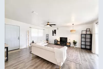 2524 NE 5th Place, Gainesville, FL 32641 - Photo 4