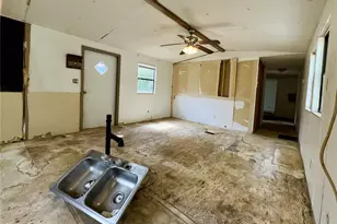 7809 SW 12th Pl, Bell, FL 32619 - Photo 6