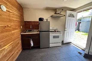 3230 NW 11th St, Gainesville, FL 32609 - Photo 12