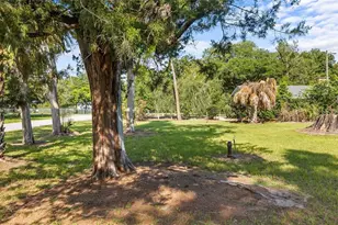 214 SE 2nd St, Chiefland, FL 32626 - Photo 12