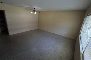 932 NE 6th Ave, Gainesville, FL 32601 - Photo 10