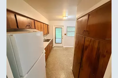 932 NE 6th Avenue, Gainesville, FL 32601 - Photo 2