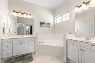 8424 SW 8th Pl, Gainesville, FL 32607 - Photo 14