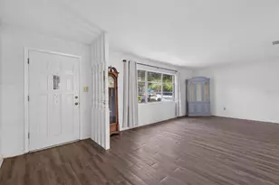 1321 NW 31 Dr, Gainesville, FL 32605 - Photo 4