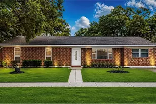 8174 Spring Lake Rd N, Jacksonville, FL 32210 - Photo 2