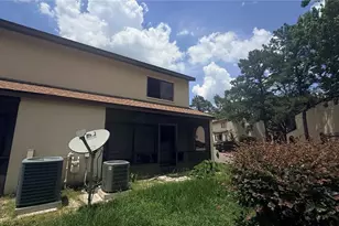 2735 SW 35th Pl, Gainesville, FL 32607 - Photo 4